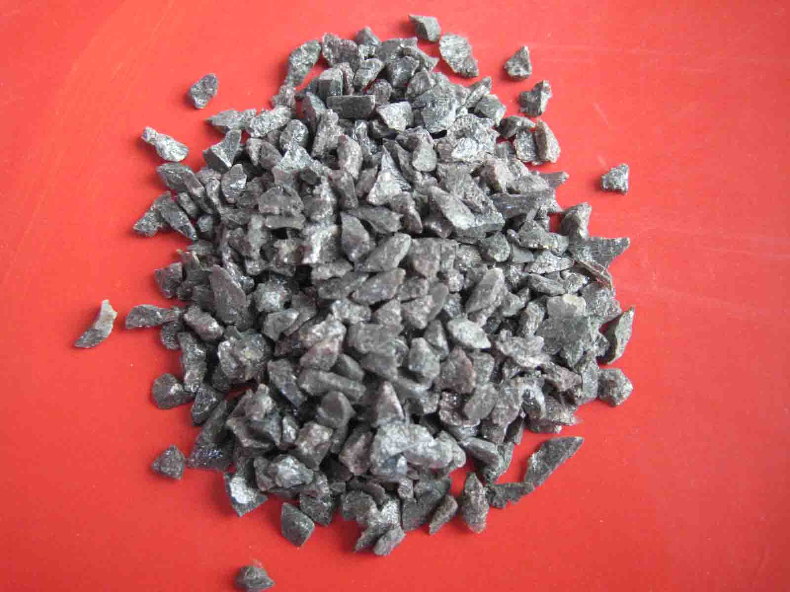 一級棕剛玉段砂，氧化鋁含量95%以上